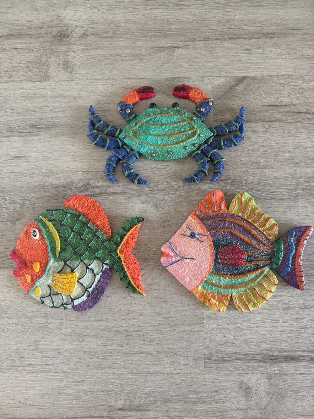 Decorative Colorful Fish Crab Wall Accents  Vibrant Sea Life Set of 3 Sparkly